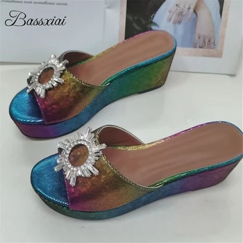 Дамски сандали на танкетке с диамантена катарама във формата на слънчоглед, разноцветни сандали, летни джапанки за момичета
